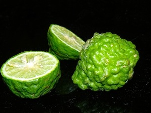 picture of sliced kaffir lime