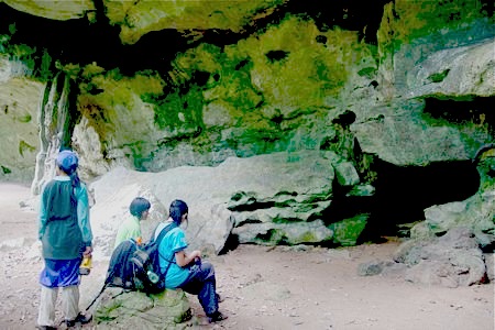resting at jebak puyuh caves